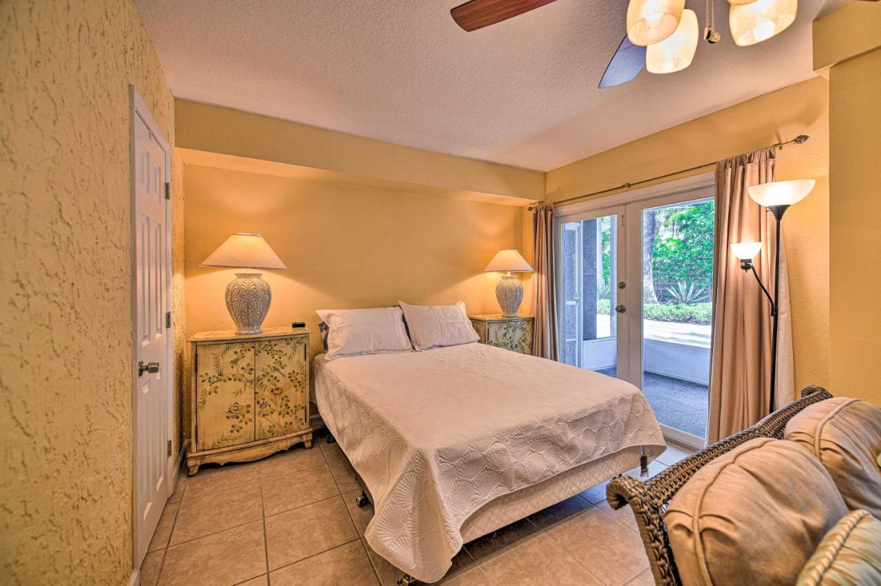 Lido Key Hideout With Patio And Yard And Walk To Beach! * Sarasota