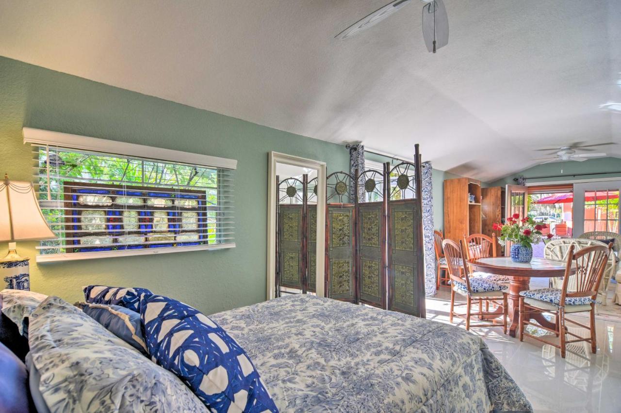 Apartment Vibrant Less Than 1 Mile From The Beach!