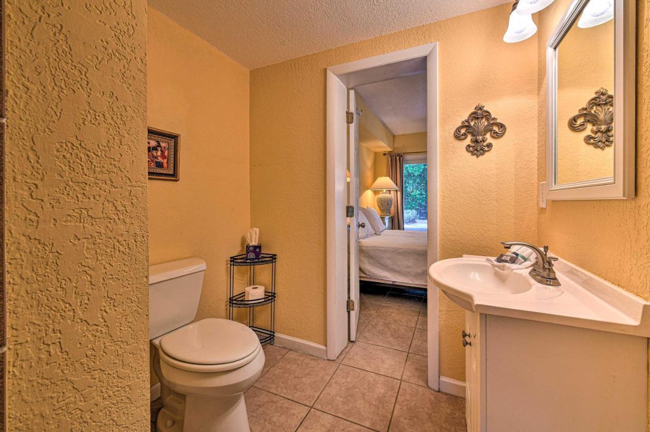 Lido Key Hideout With Patio And Yard And Walk To Beach! Apartment Sarasota