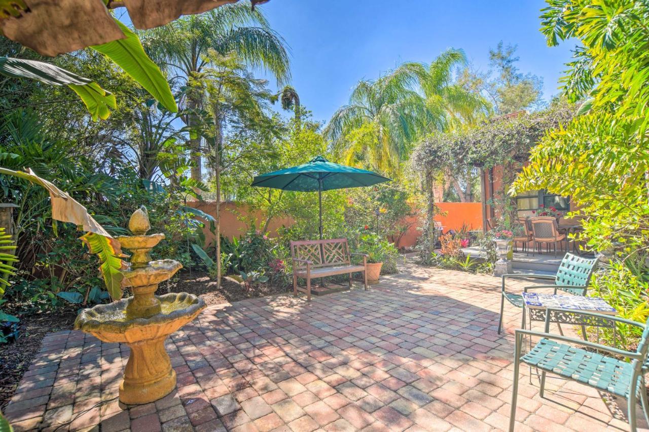 Vibrant Less Than 1 Mile From The Beach! Apartment