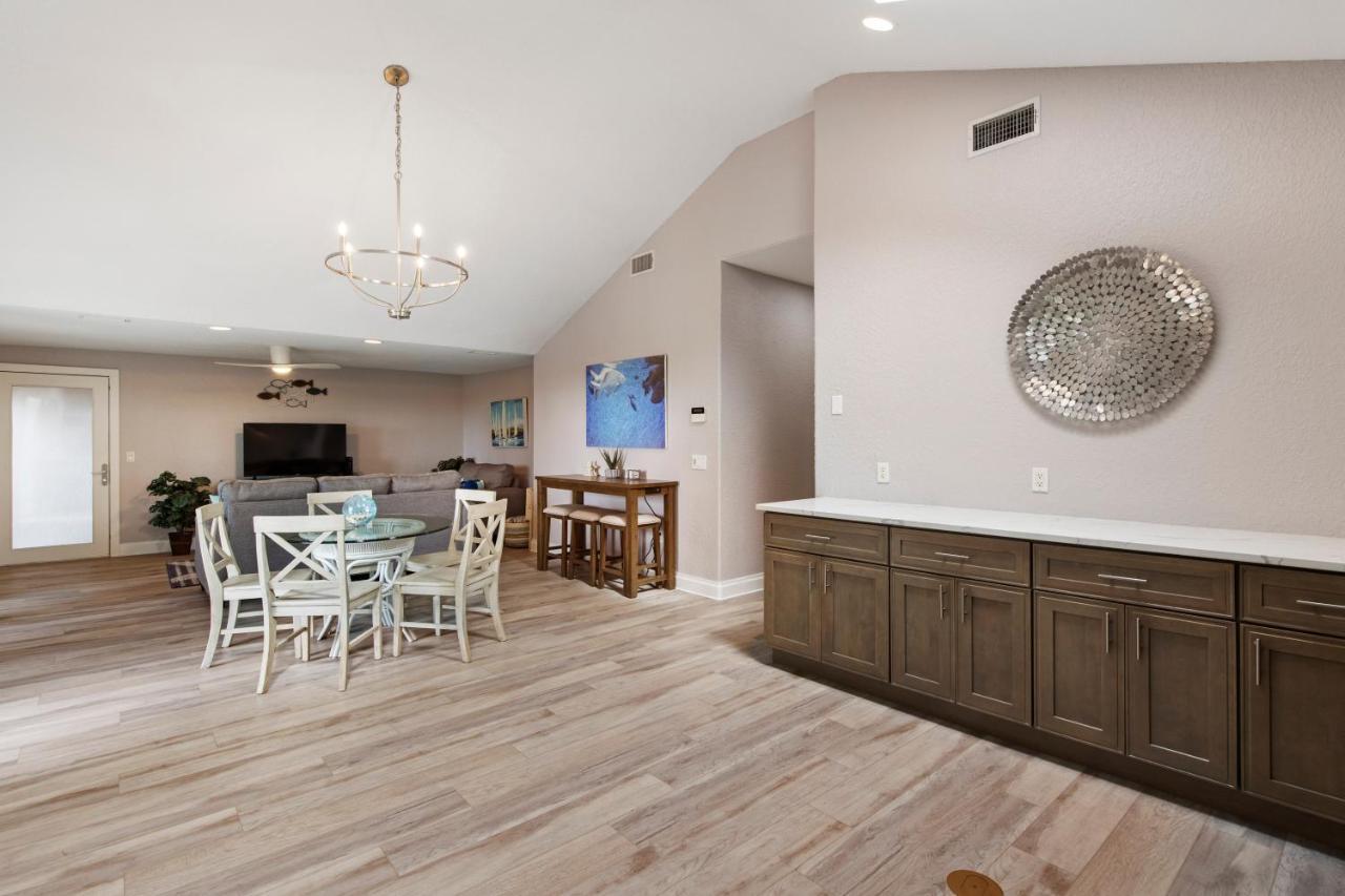 New Location, Location, Location! On The Beach, Walk To Village * Sarasota