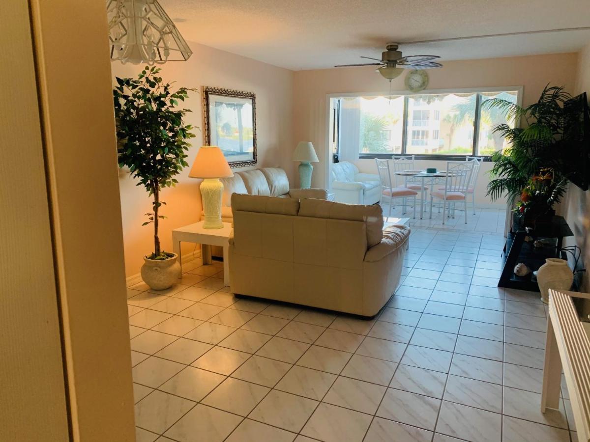 Apartment Harbor Towers Yacht And Racquet Club On Siesta Key Sarasota