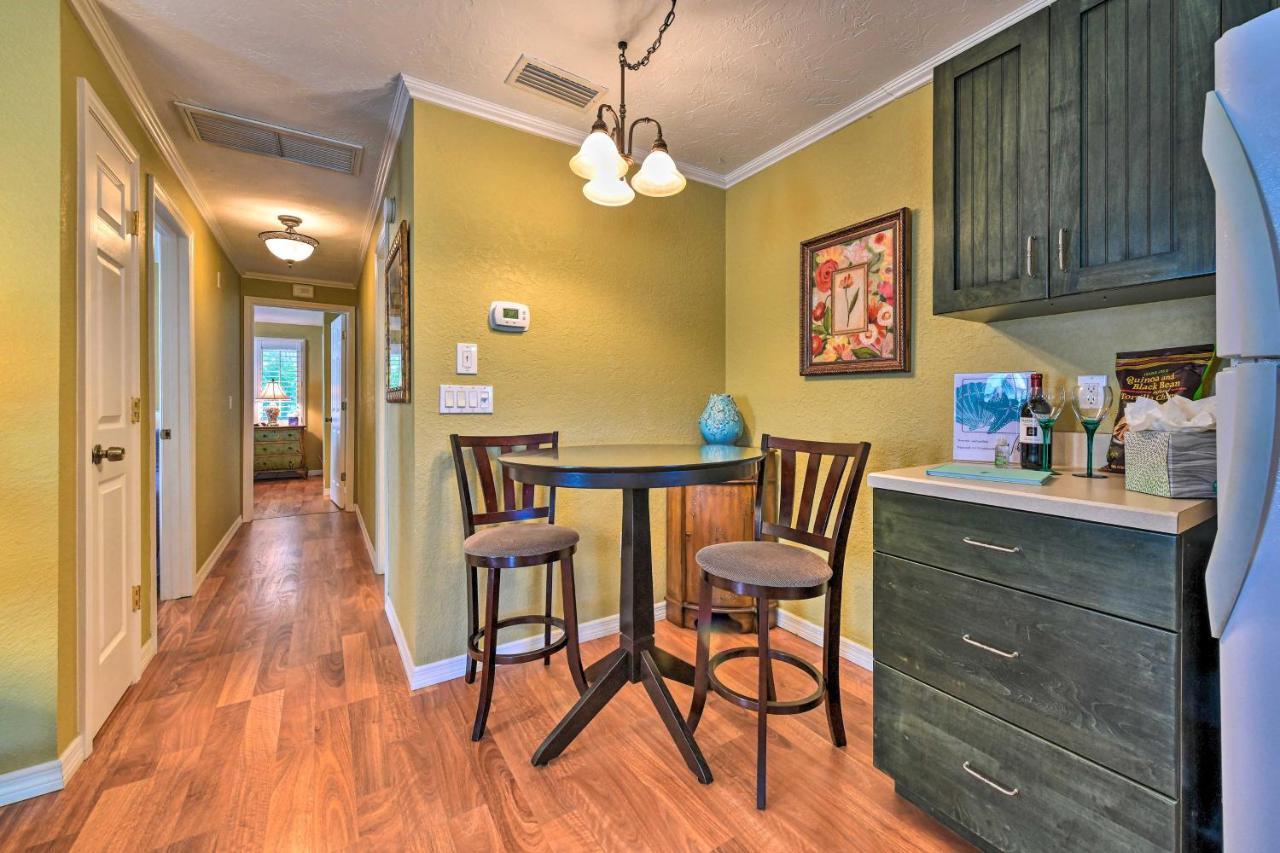 Bright Coastal Walk To Lido Key Beach! Apartment *