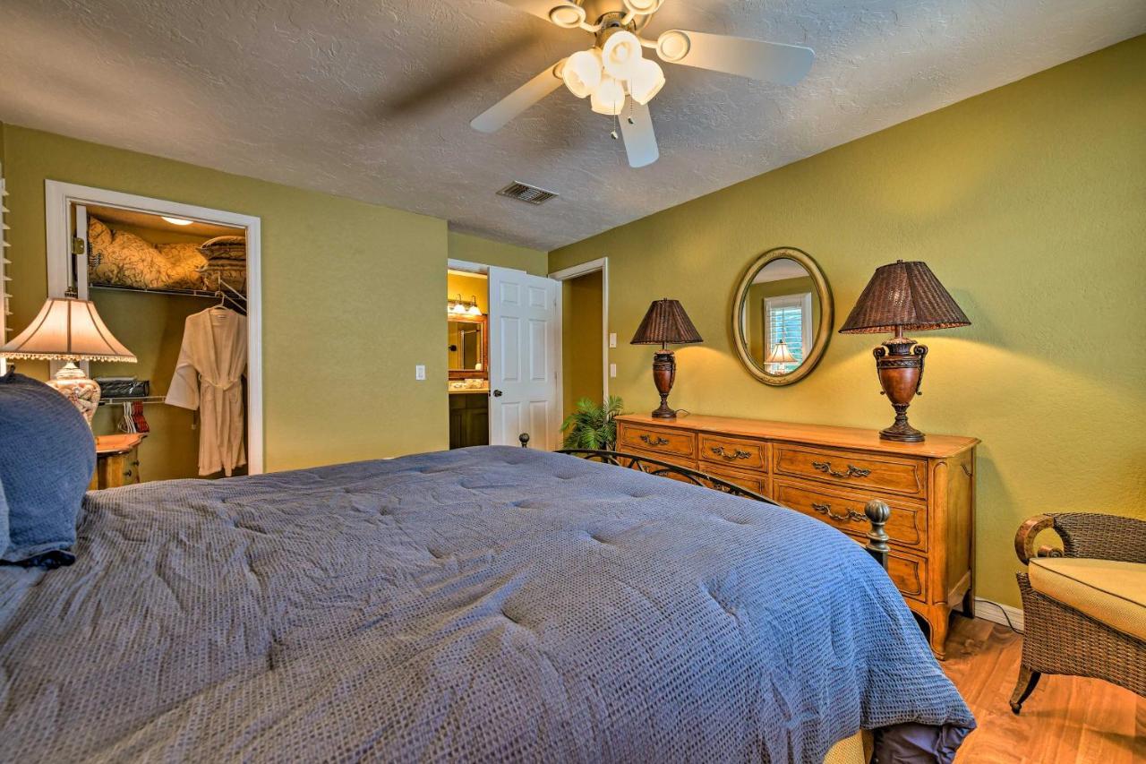 Bright Coastal Walk To Lido Key Beach! Apartment Sarasota