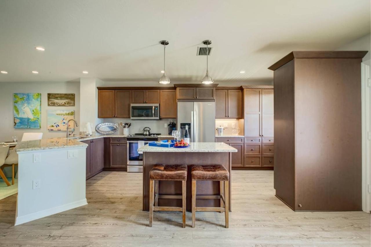 Bay Tree Side * Sarasota