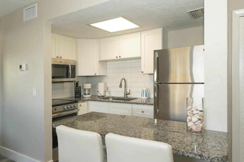 Siesta Key Village-suite #2: A Block To The Beach! * Sarasota
