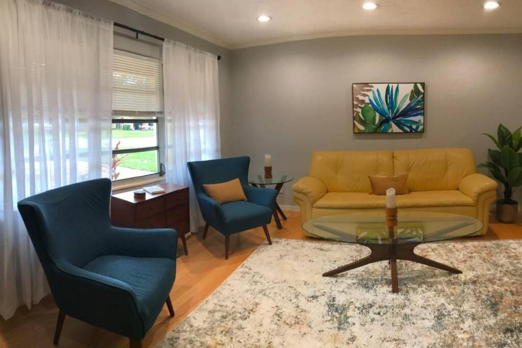 Boho Vibe 3b/2b Centrally Located Alta Vista Holiday home Sarasota