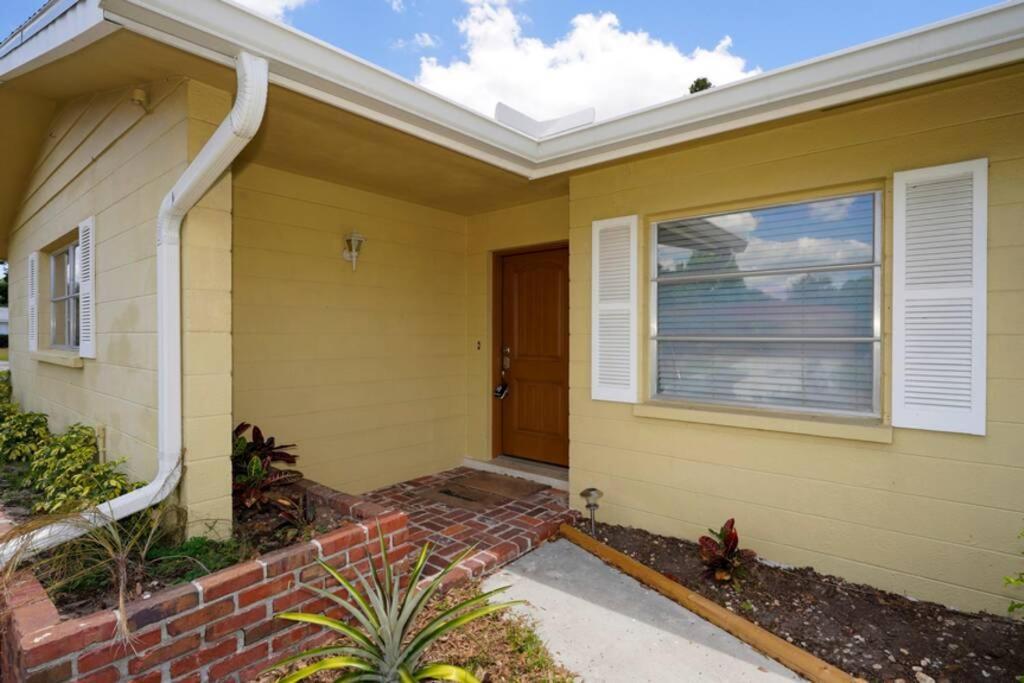 Pool - Close To Beaches, Food, Downtown! Sarasota