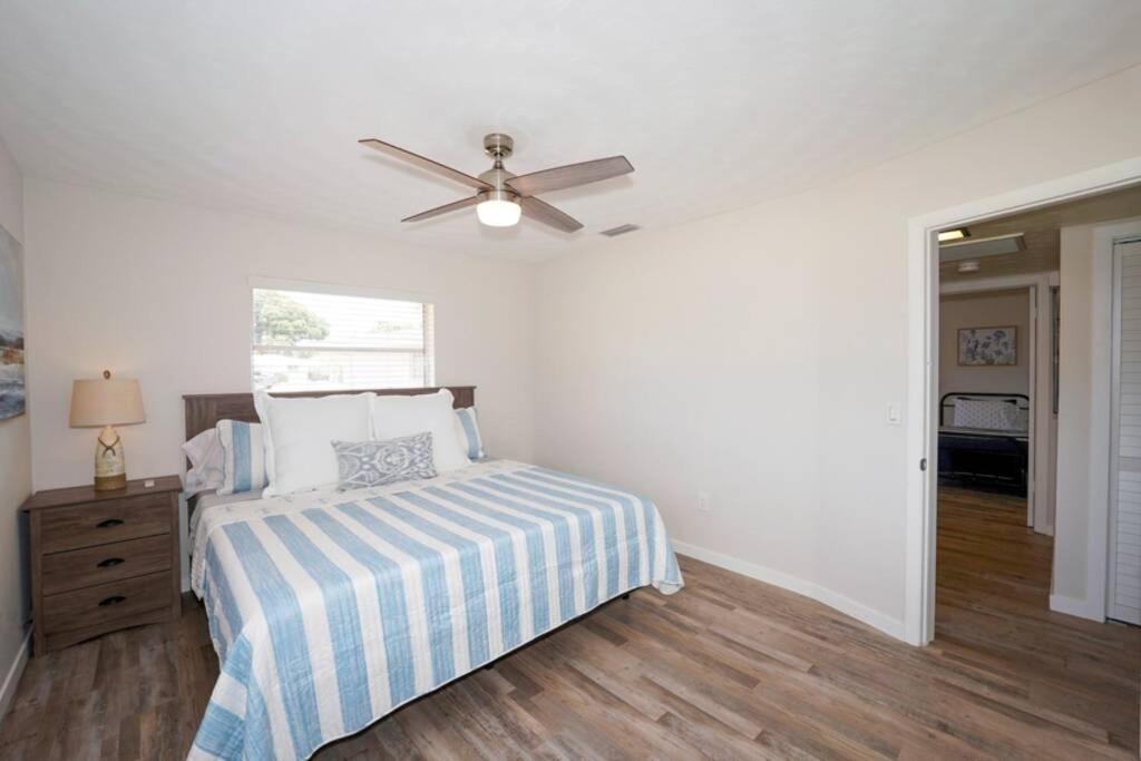 Pool - Close To Beaches, Food, Downtown! *