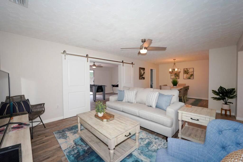 Pool - Close To Beaches, Food, Downtown! Sarasota
