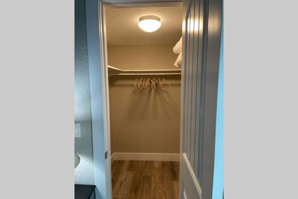 Siesta Key Village-suite #4: A Block To The Beach! Apartment Sarasota