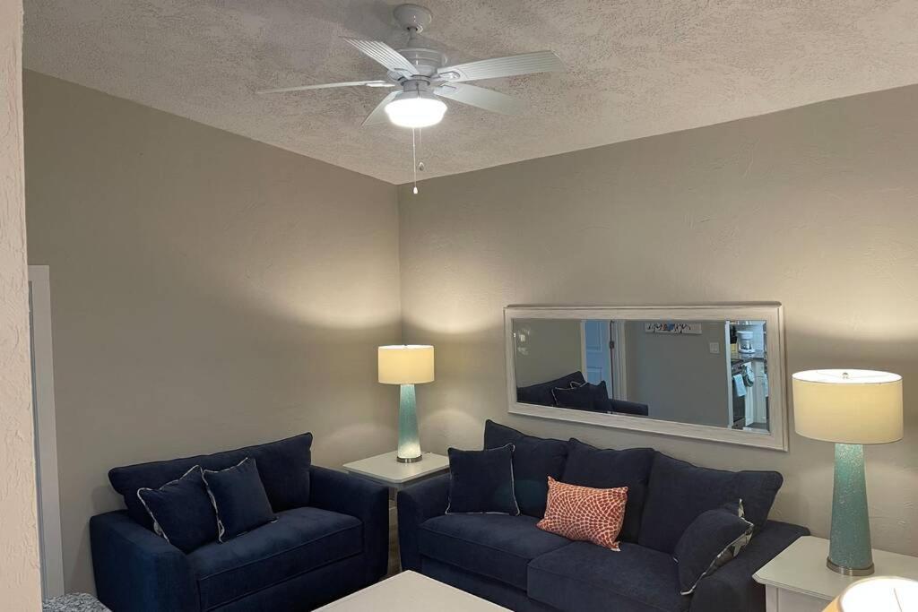 Siesta Key Village-suite #4: A Block To The Beach! Apartment *
