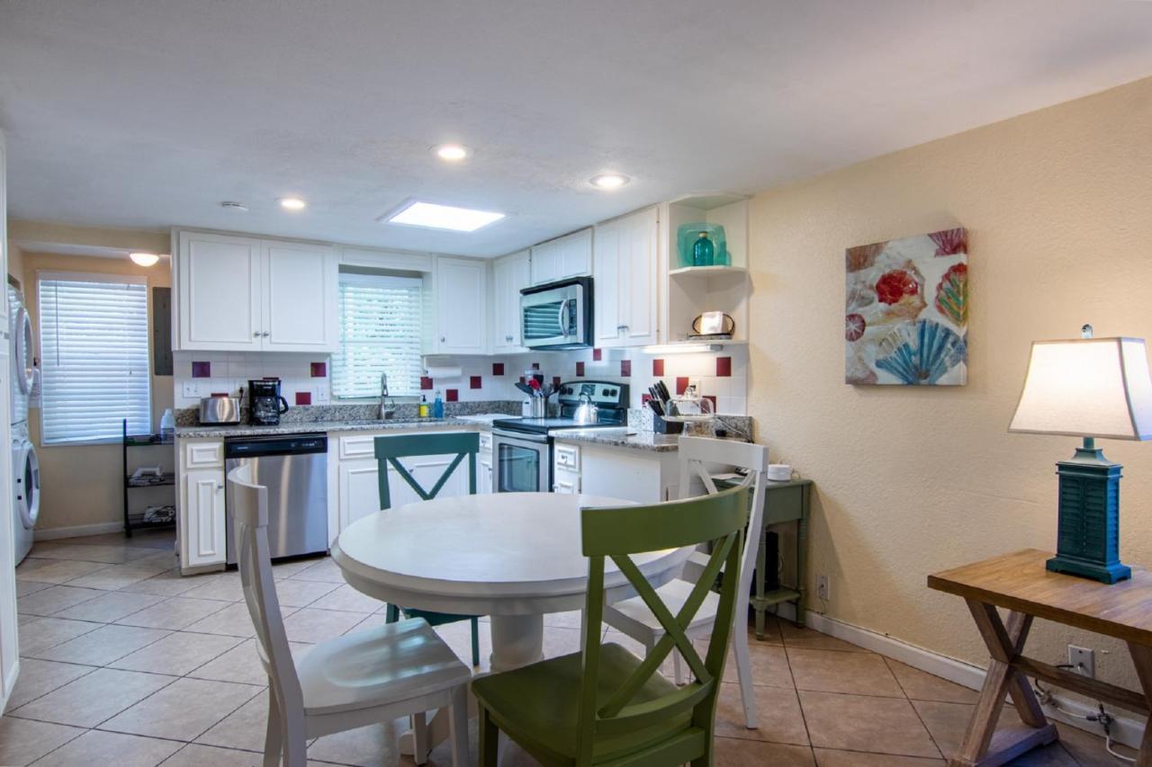 Cozy Tropical Bungalow With Heated Pool * Sarasota