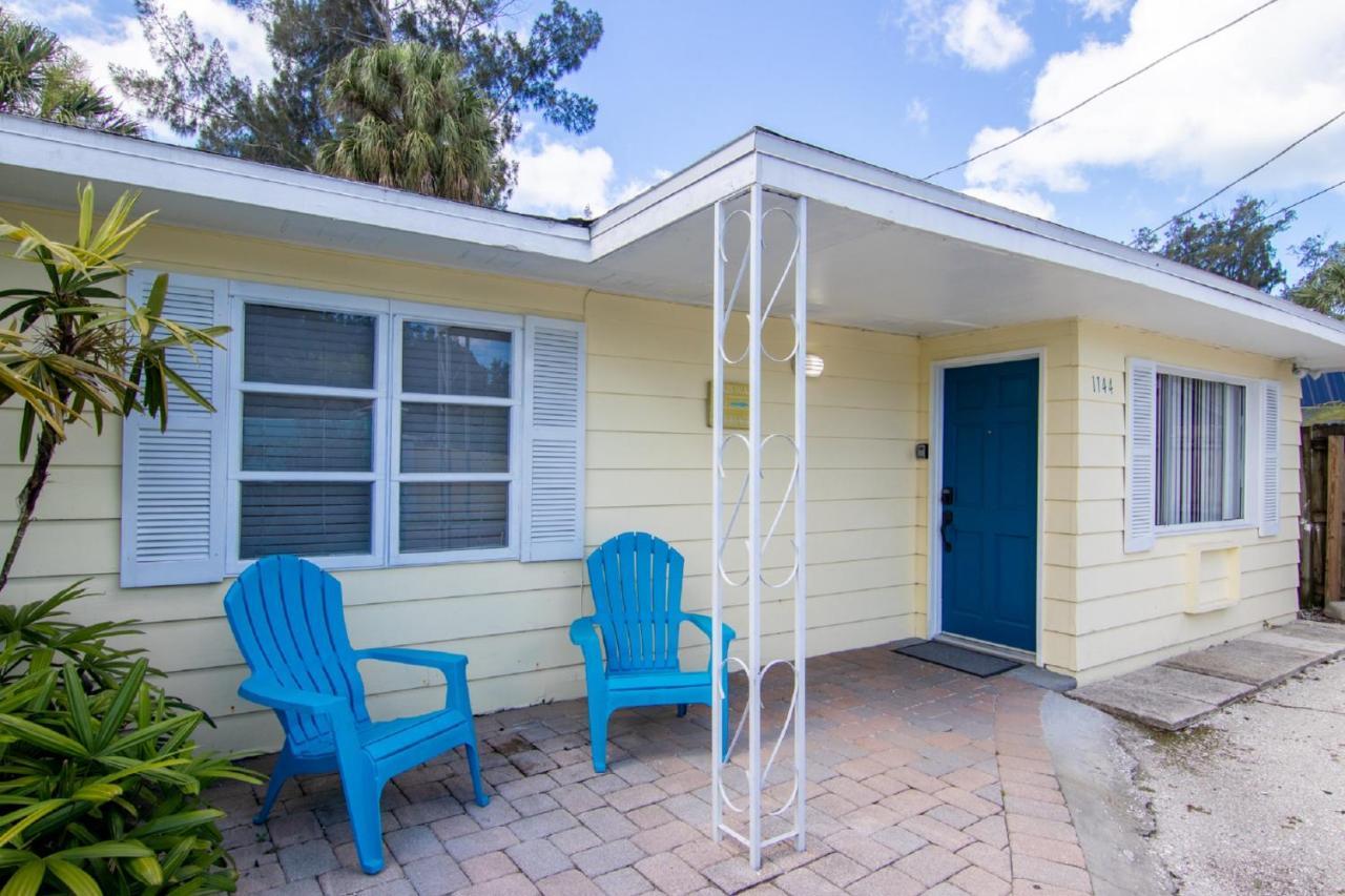 Cozy Tropical Bungalow With Heated Pool Holiday home Sarasota