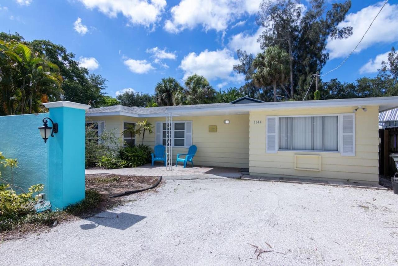 Cozy Tropical Bungalow With Heated Pool Holiday home Sarasota