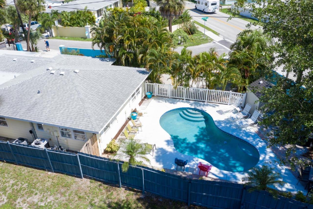 Cozy Tropical Bungalow With Heated Pool Sarasota