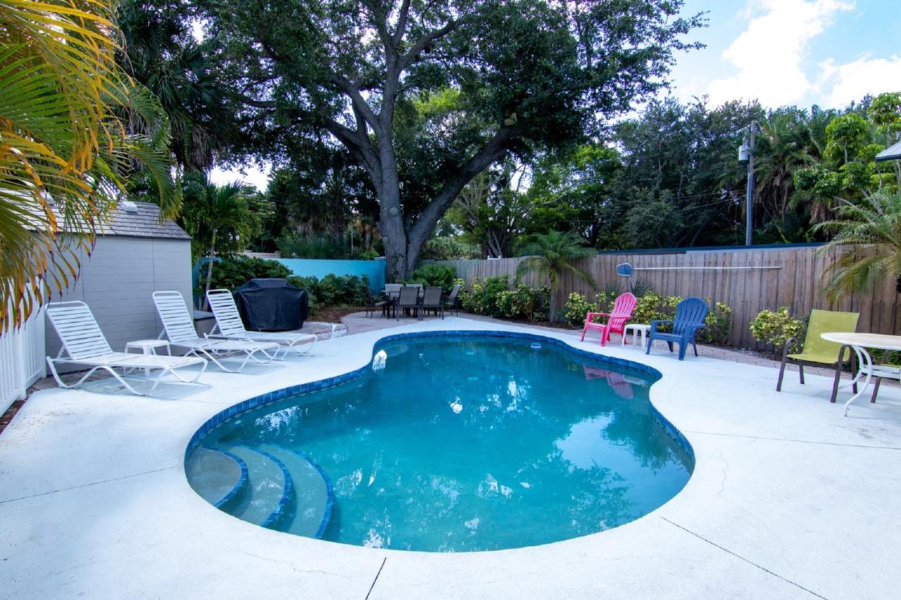 Cozy Tropical Bungalow With Heated Pool Holiday home