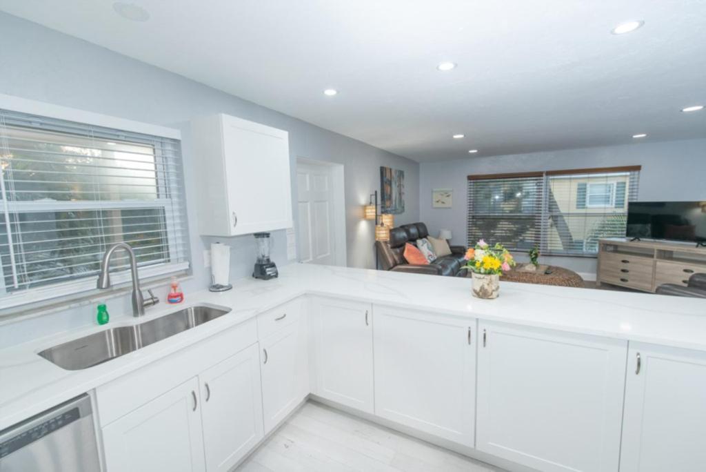323 Canal Rd - Siesta Key Village * Sarasota