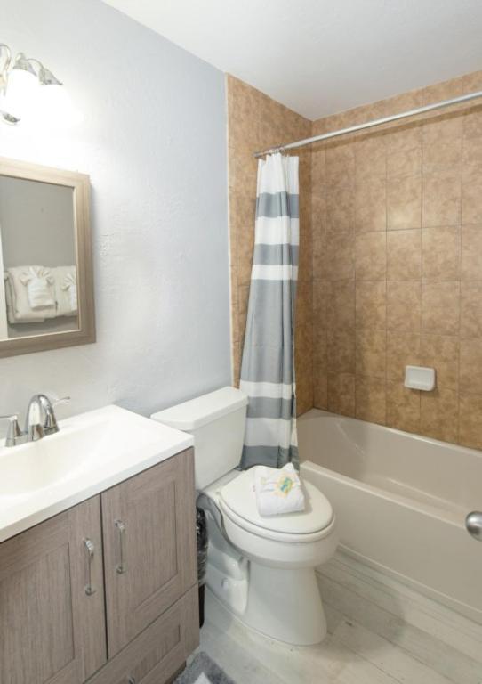 323 Canal Rd - Siesta Key Village Sarasota