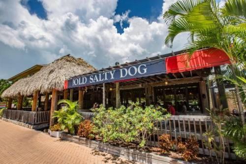 323 Canal Rd - Siesta Key Village *
