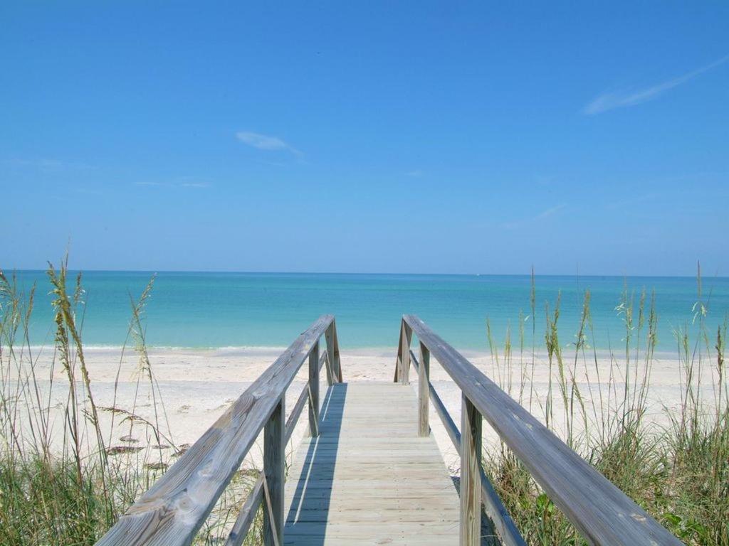 323 Canal Rd - Siesta Key Village