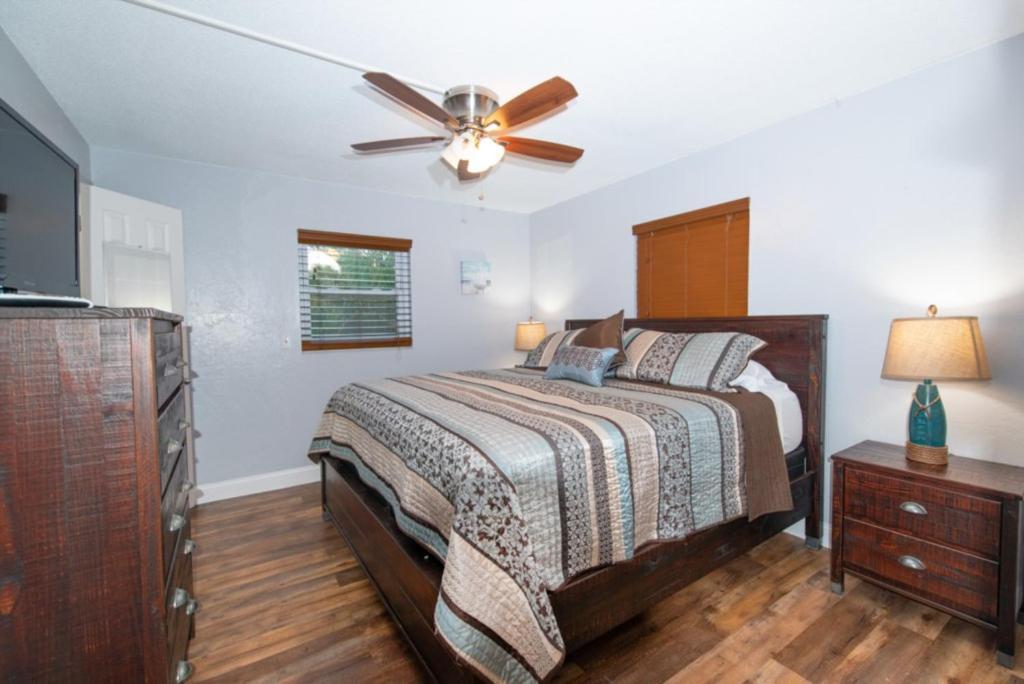 323 Canal Rd - Siesta Key Village * Sarasota
