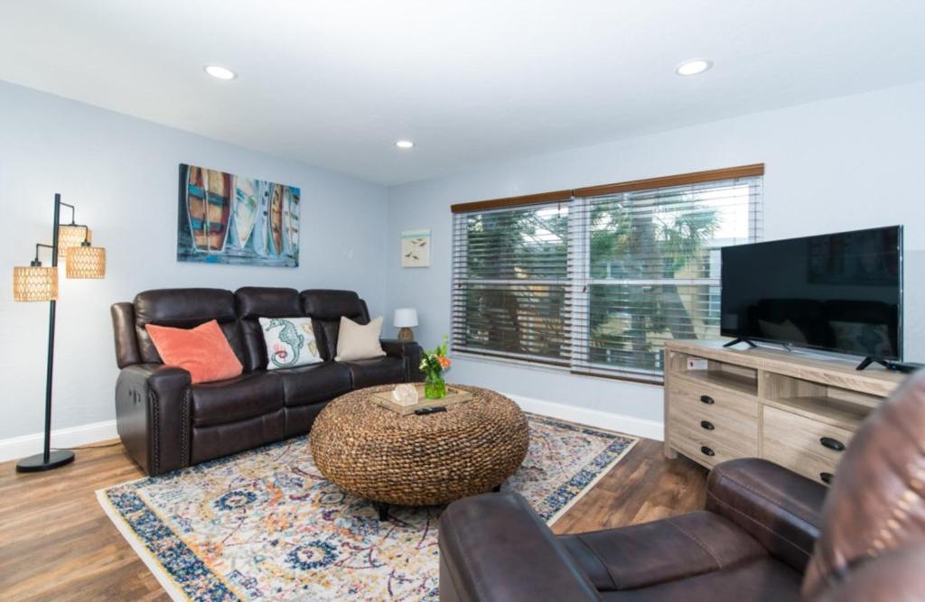 323 Canal Rd - Siesta Key Village * Sarasota