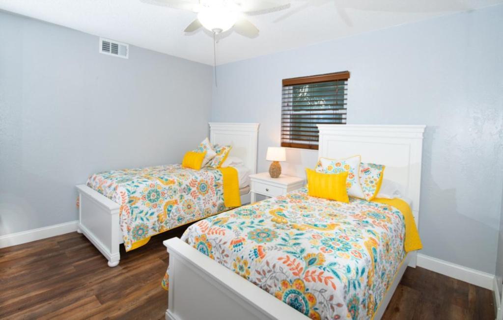323 Canal Rd - Siesta Key Village * Sarasota