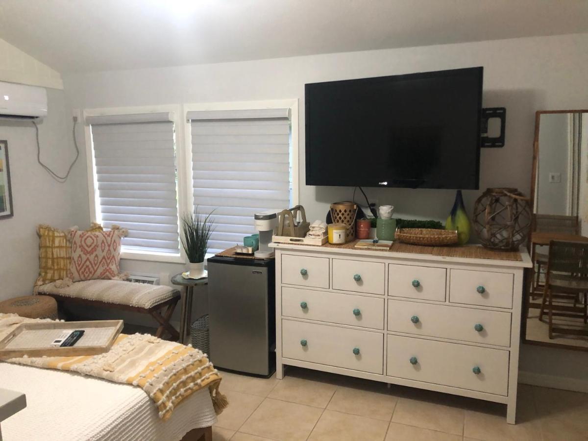 Siesta Key Waterfront Estate W Pool Privacy! Sarasota
