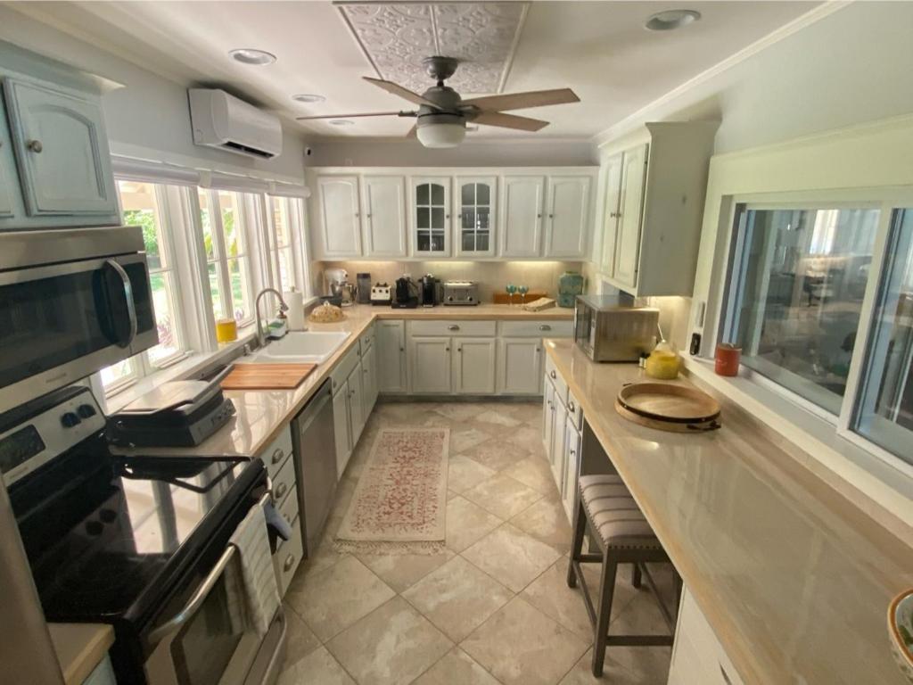 Siesta Key Waterfront Estate W Pool Privacy! * Sarasota