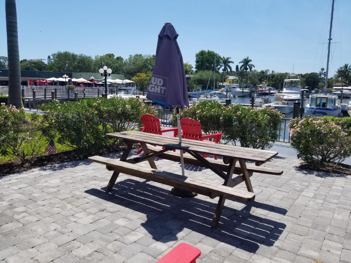 New Listing Cay Close To Beaches, Airport, Stores Aparthotel