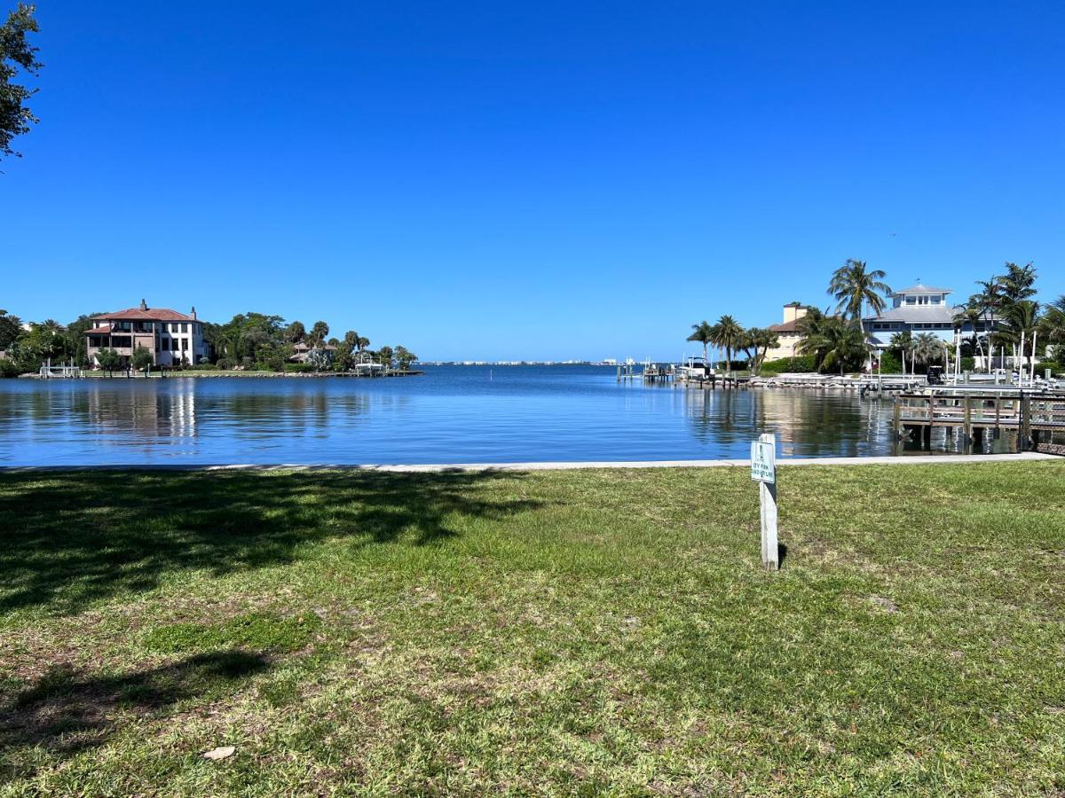 Private With Outside Garden Walk To The Bay And Ringling Museum Minutes From Downtown Villa Sarasota