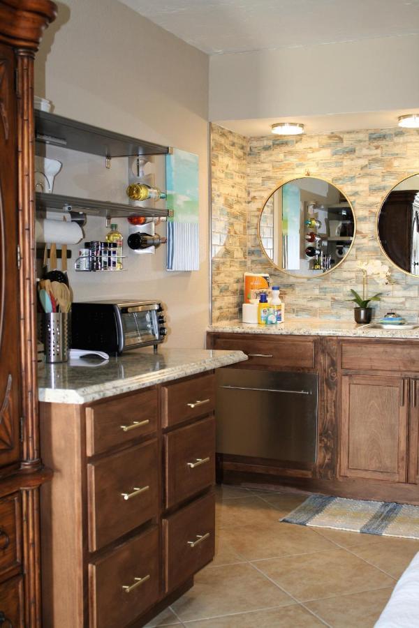 Bay Mariner - Gorgeous Water Front Condo! Sarasota