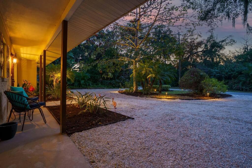 Beautiful Glam Mid-century 1 Block From Bay With Firepit * Sarasota