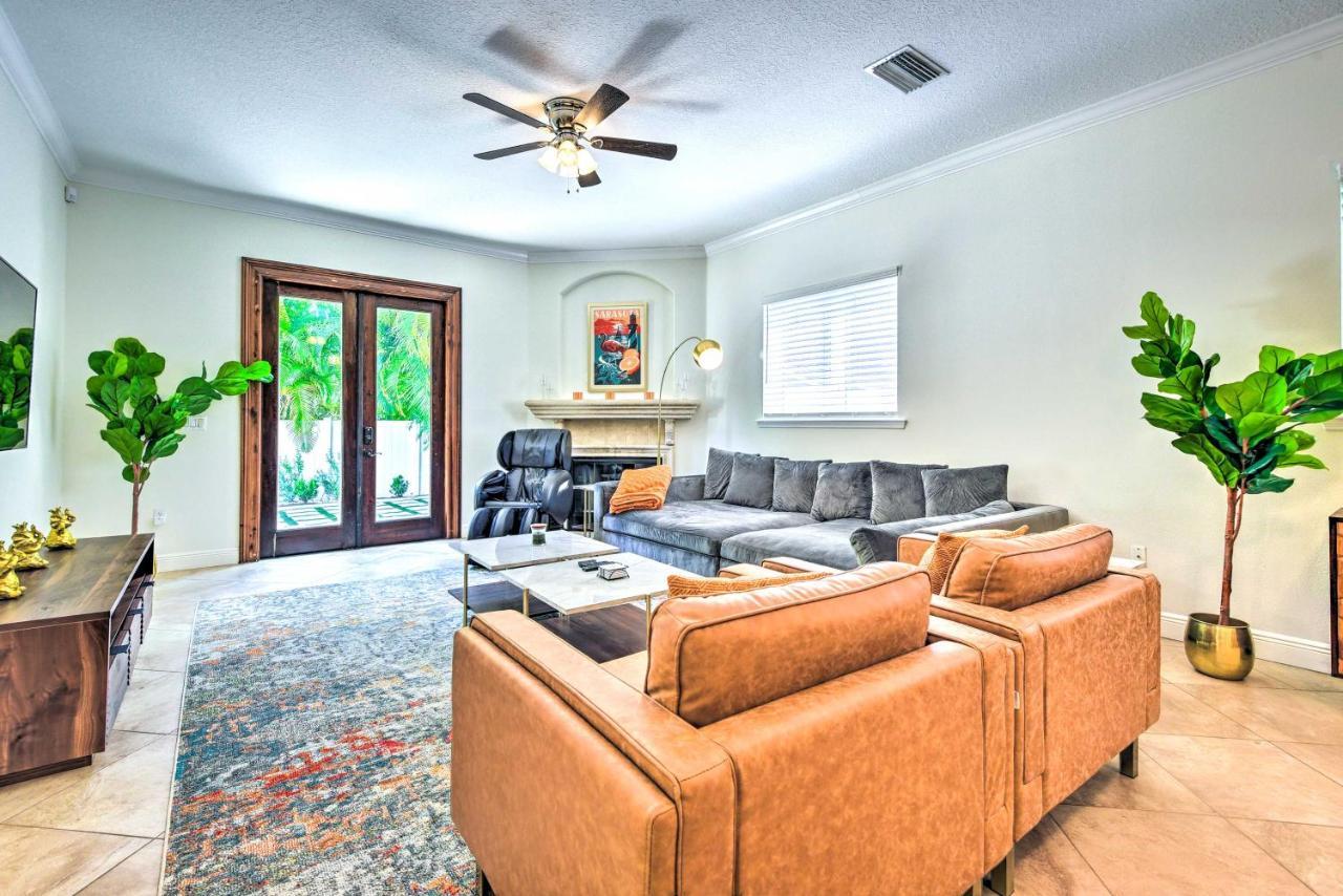 Sunny Abode With Yard About 1 Mi To Dtwn! Holiday home
