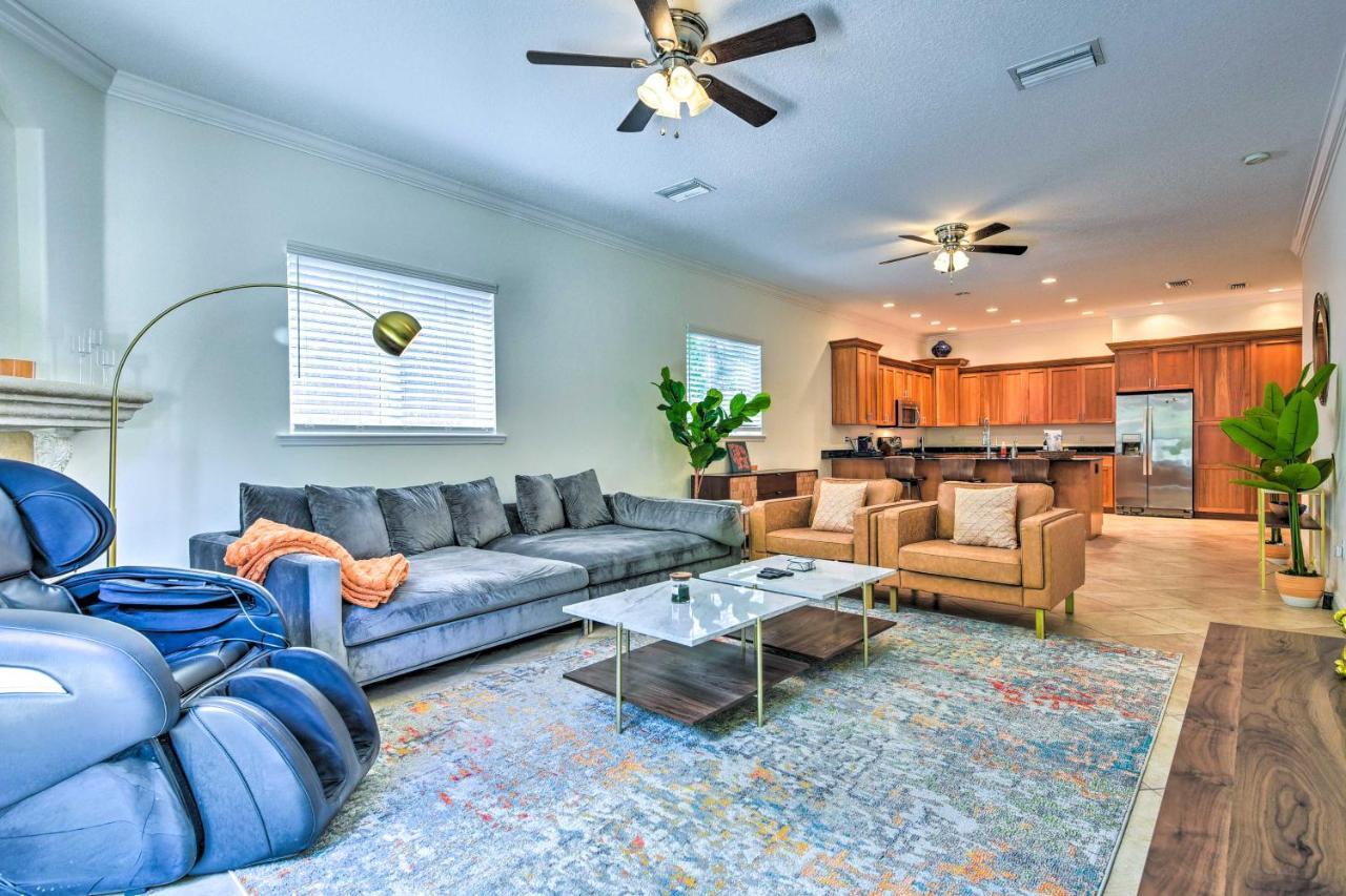 Sunny Abode With Yard About 1 Mi To Dtwn! Holiday home