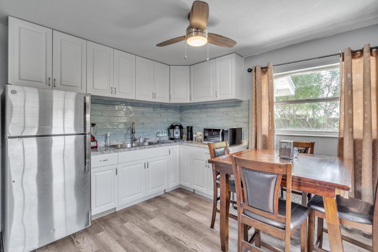 Holiday home Downtown Single Family Modern Close To Beaches And Dining *