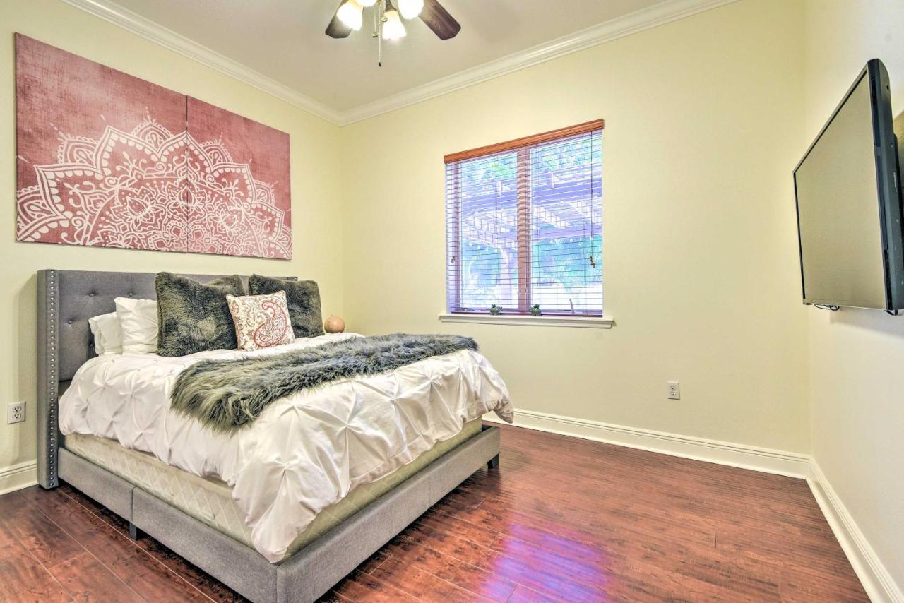 Sunny Abode With Yard About 1 Mi To Dtwn! *
