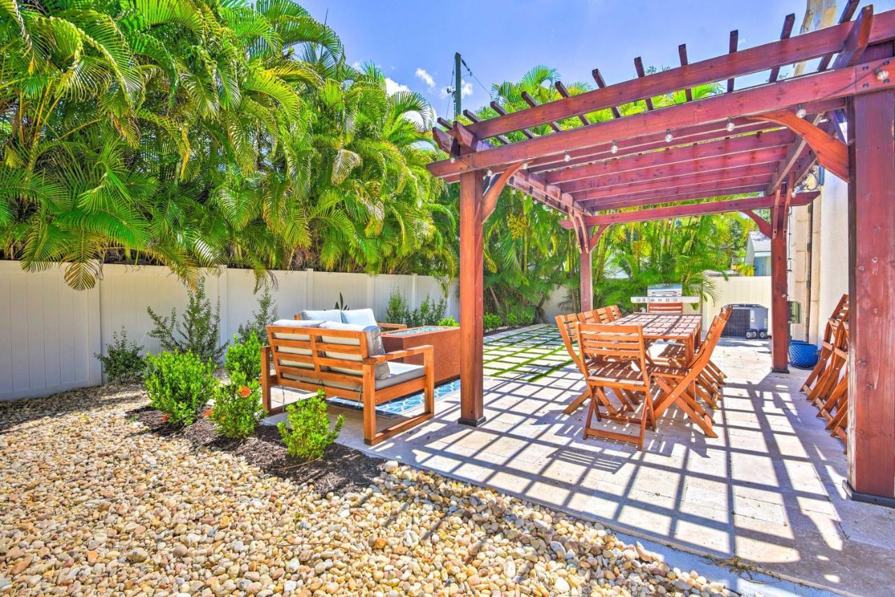 Holiday home Sunny Abode With Yard About 1 Mi To Dtwn!