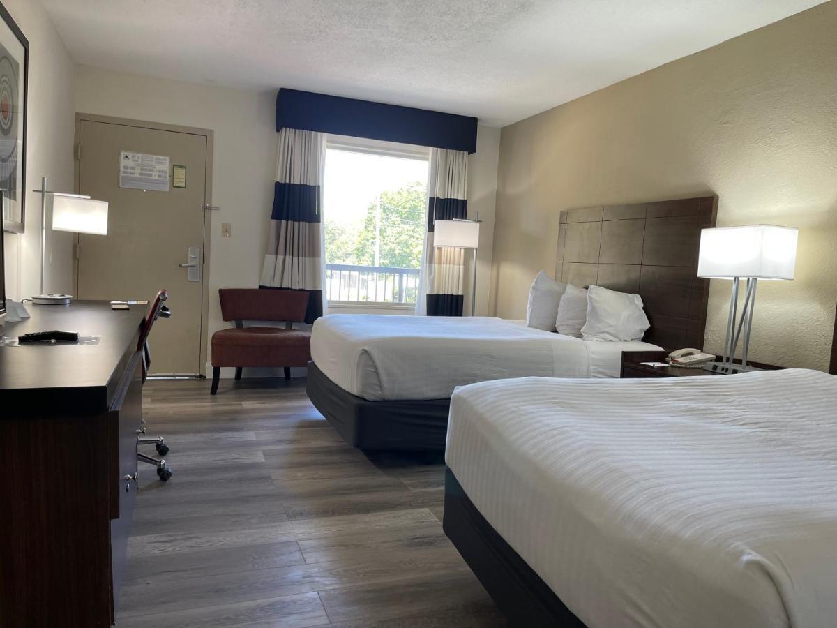 Aparthotel Remodeled, Huge Pool, Tiki Bar & Grill, Quiet