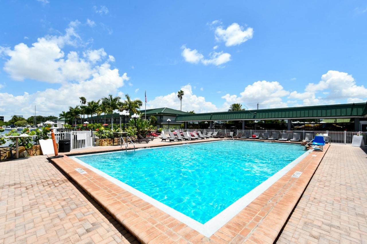 Remodeled, Huge Pool, Tiki Bar & Grill, Quiet * Sarasota