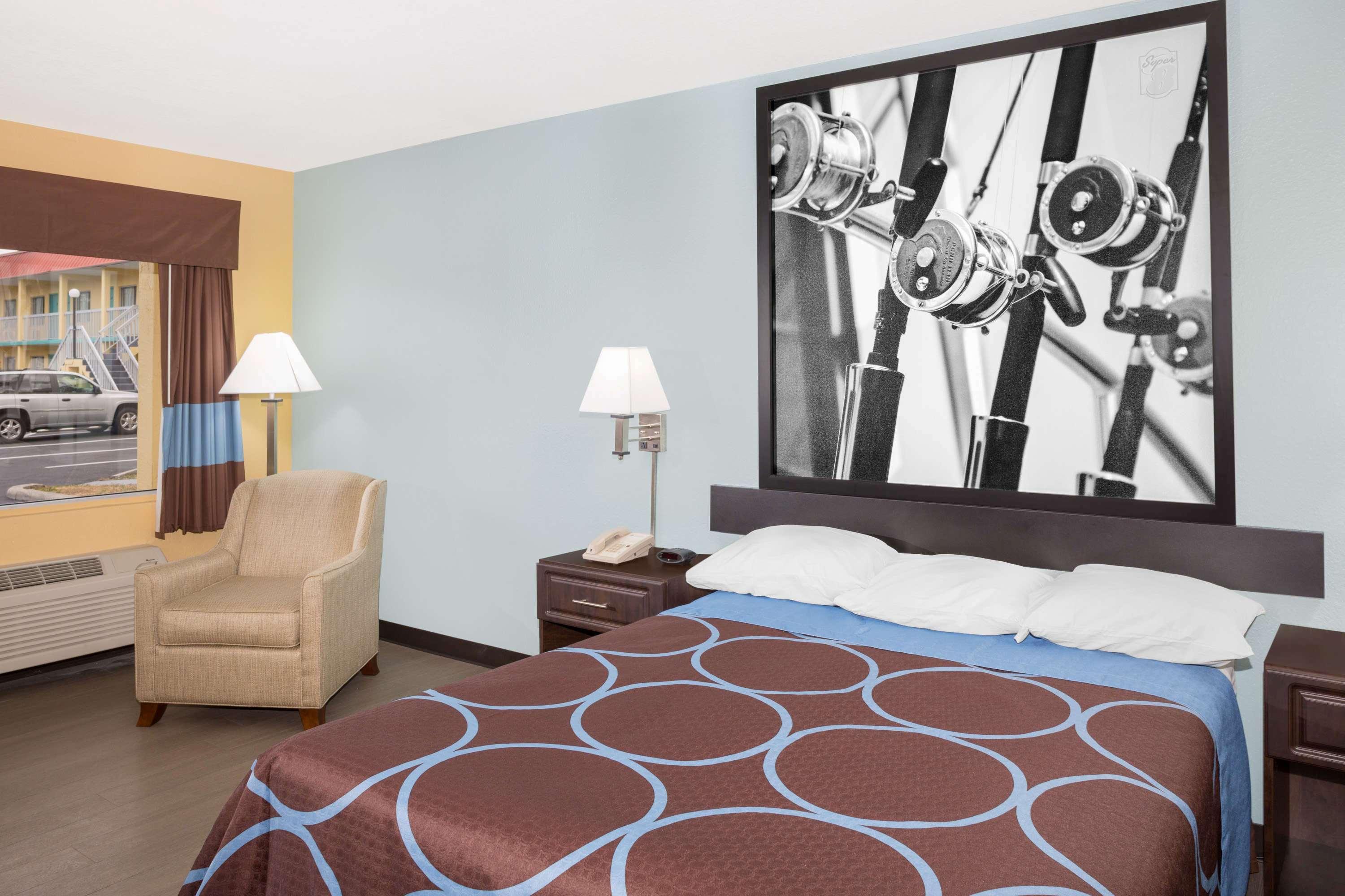 Motel Super 8 By Wyndham Sarasota Near Siesta Key 2*
