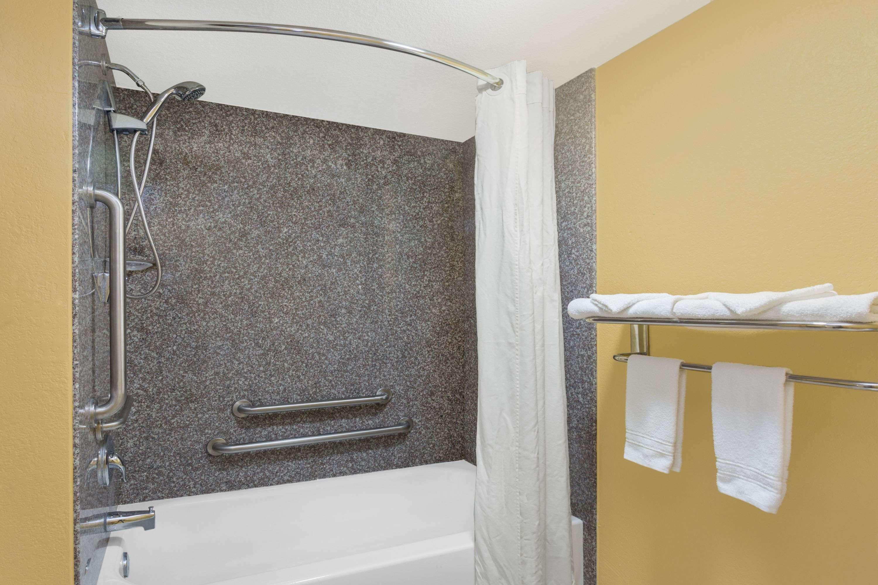 Super 8 By Wyndham Sarasota Near Siesta Key Sarasota