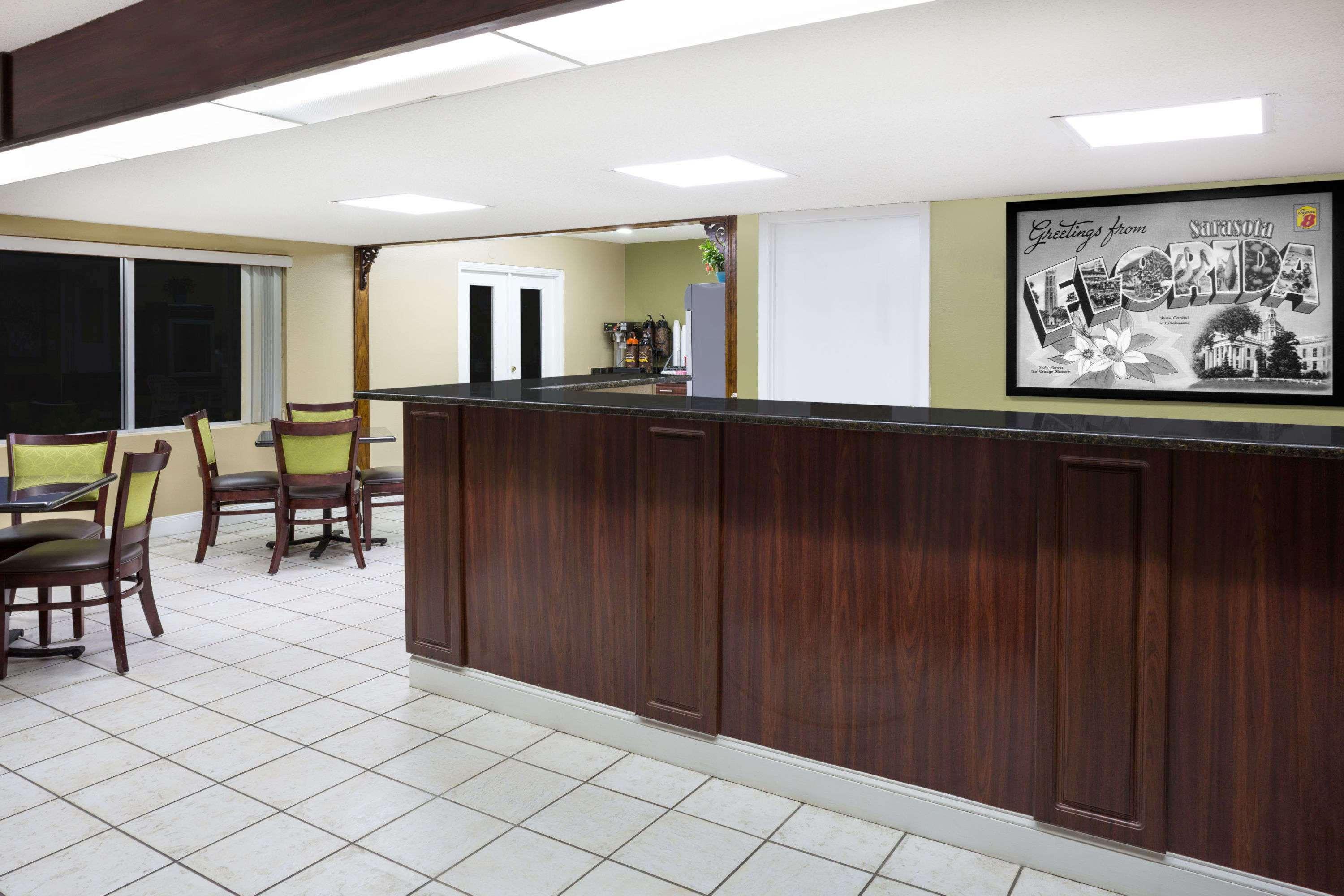 Super 8 By Wyndham Sarasota Near Siesta Key Sarasota