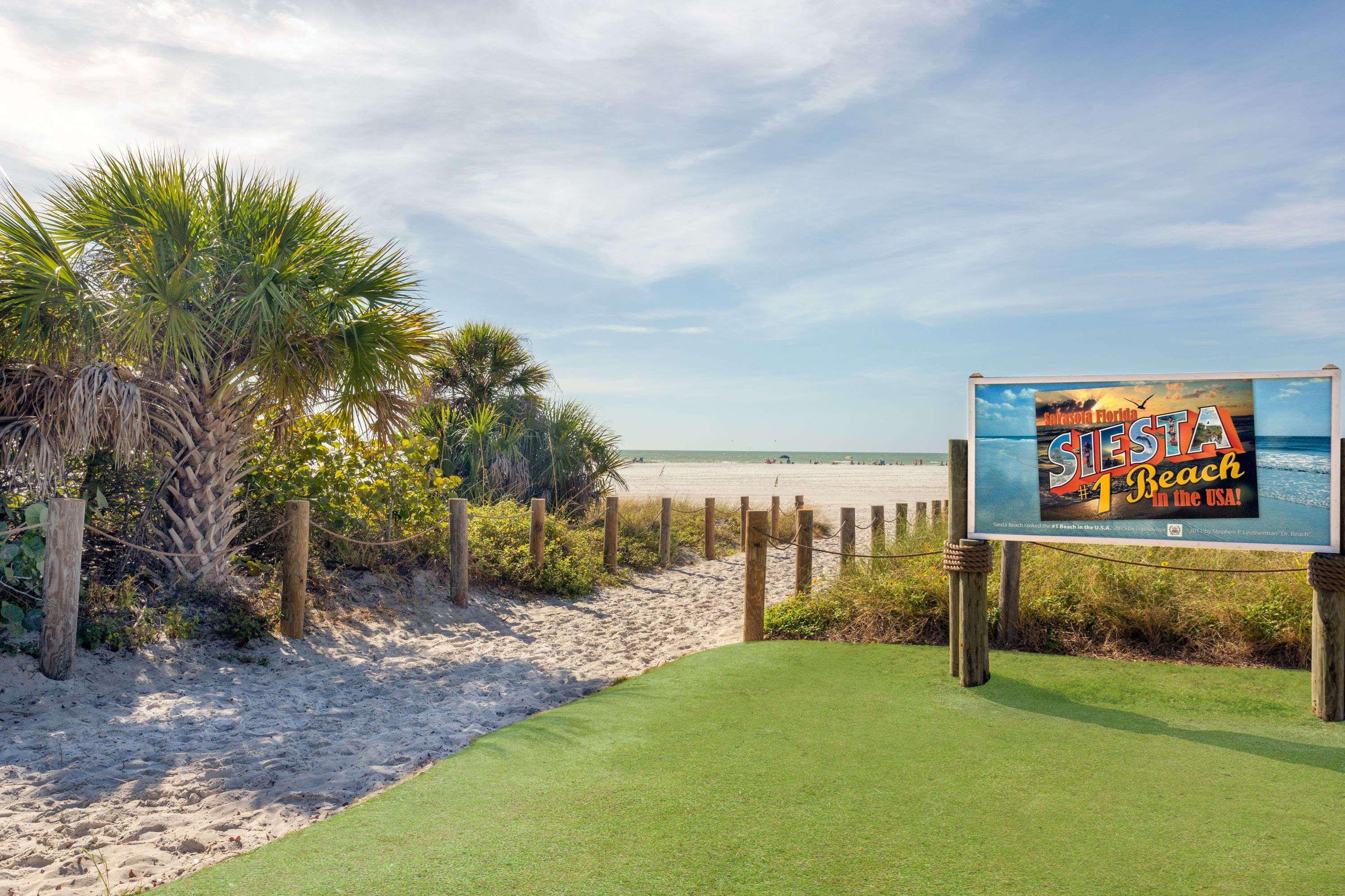 Super 8 By Wyndham Sarasota Near Siesta Key Motel