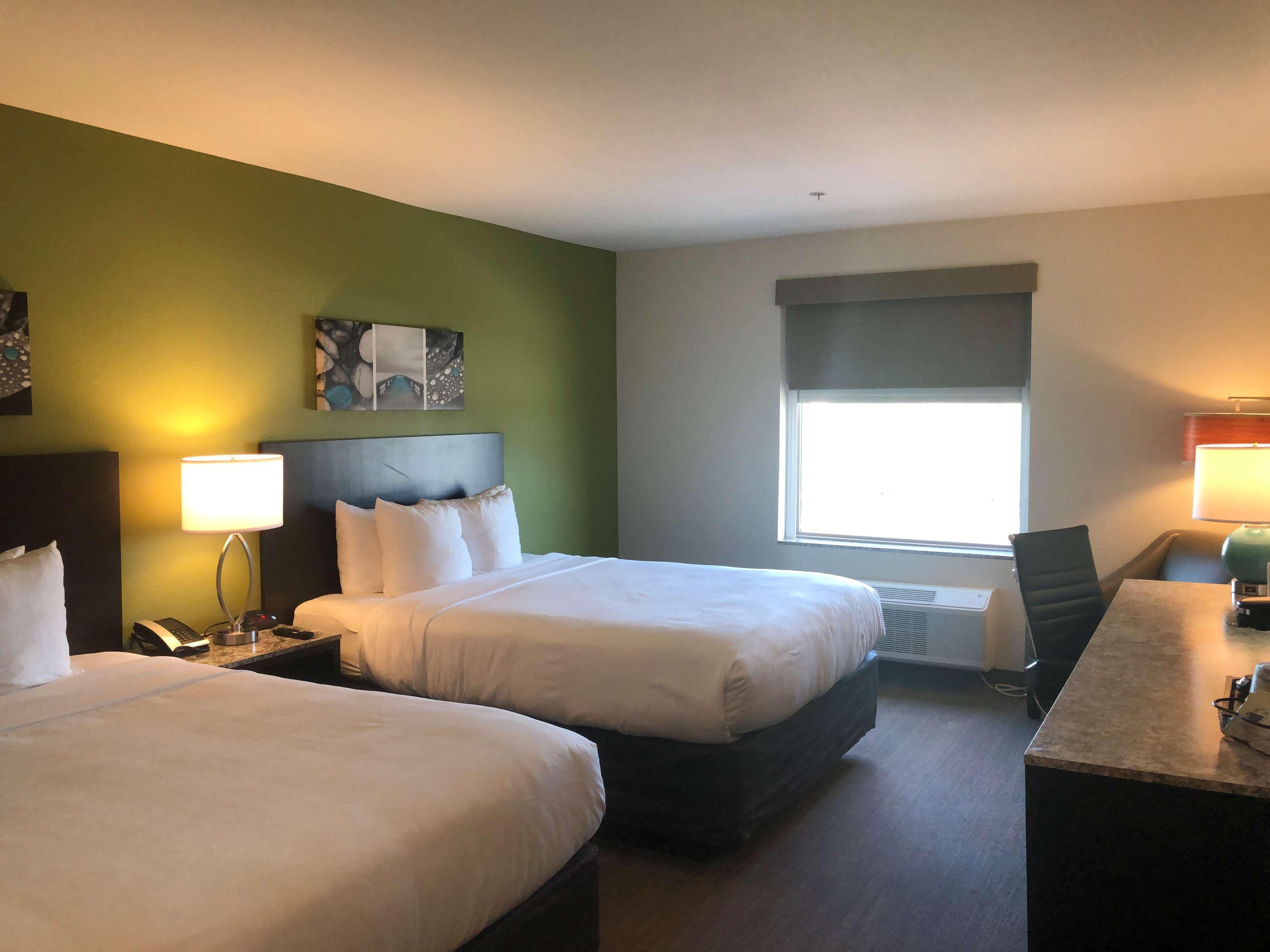 Magnolia Pointe; Bw Signature Collection Hotel