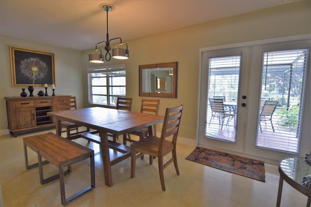 Rowena House 2bd Den 2bth Heated Pool Near Siesta Key Sarasota