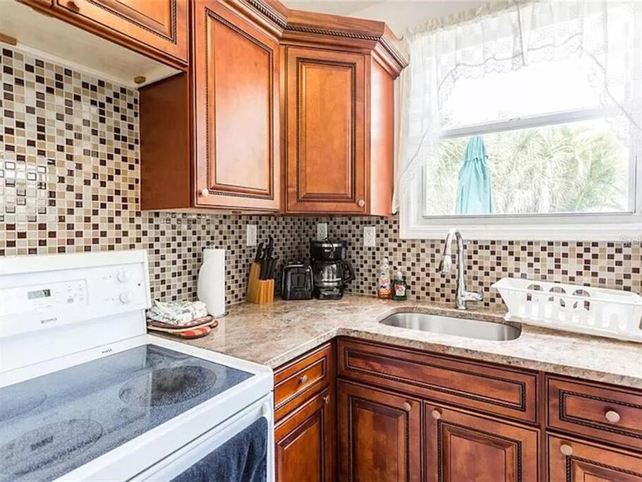 Charming Unit Across From Lido Key Apartment Sarasota