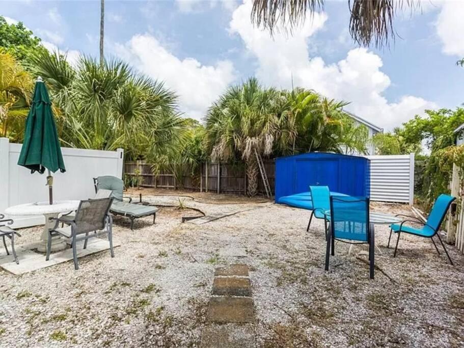 Charming Unit Across From Lido Key *