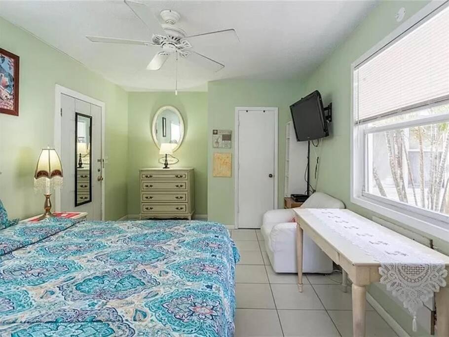Charming Unit Across From Lido Key *